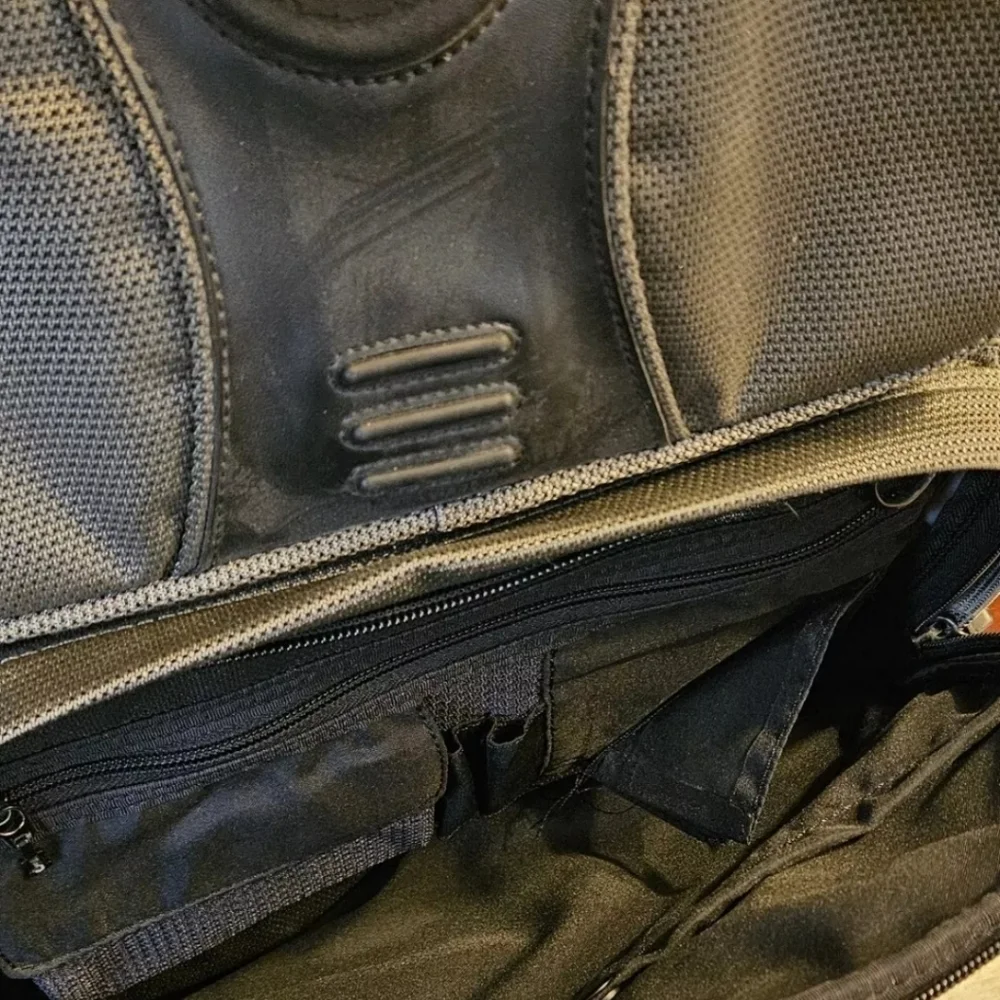 TUMI Black & Gray Backpack with Multiple Compartments Padded Straps Great Cond